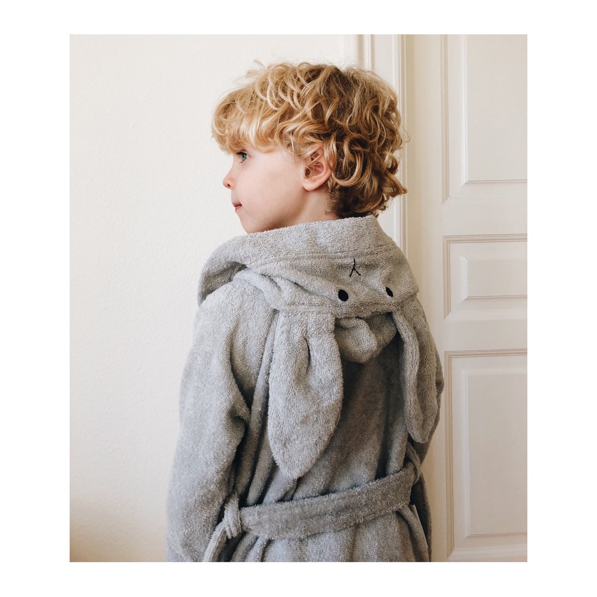 Grey hooded online bathrobe